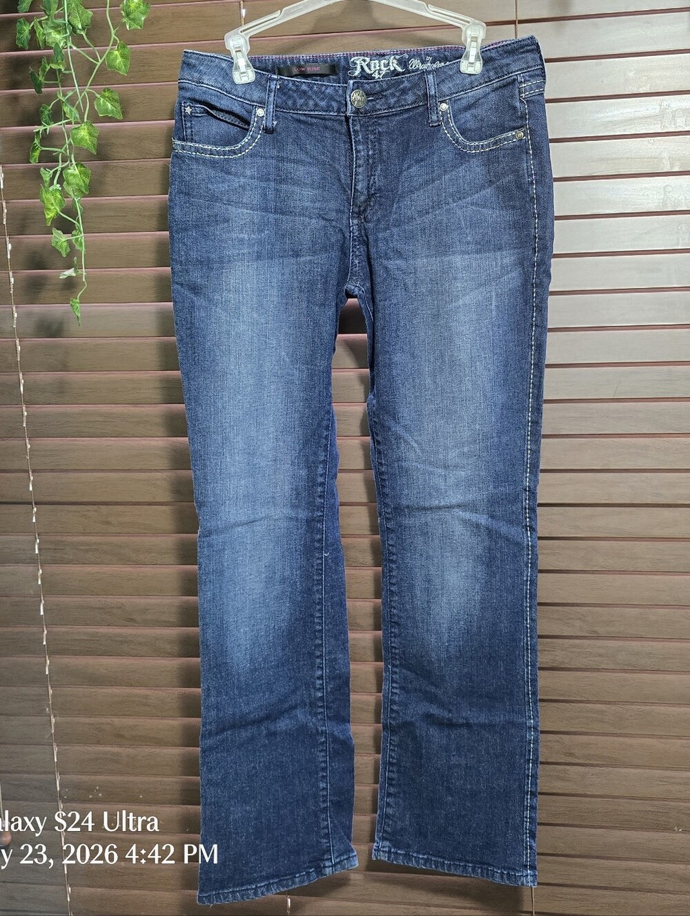Wrangler Rock 47 Low Rise Midwash Straight Leg Women's Jeans Size 9